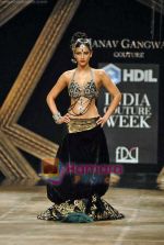 Shruti Hassan walk the ramp for Manav Gangwani at HDIL India Couture Week, Grand Hyatt, Mumbai on 15th Oct 2009 (8).JPG